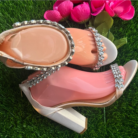 BADGLEY MISCHKA JEWEL CHAMPAGNE RHINESTONE SATIN 3” WEDDING PROM BLOCK HEELS 8 - Picture 1 of 15